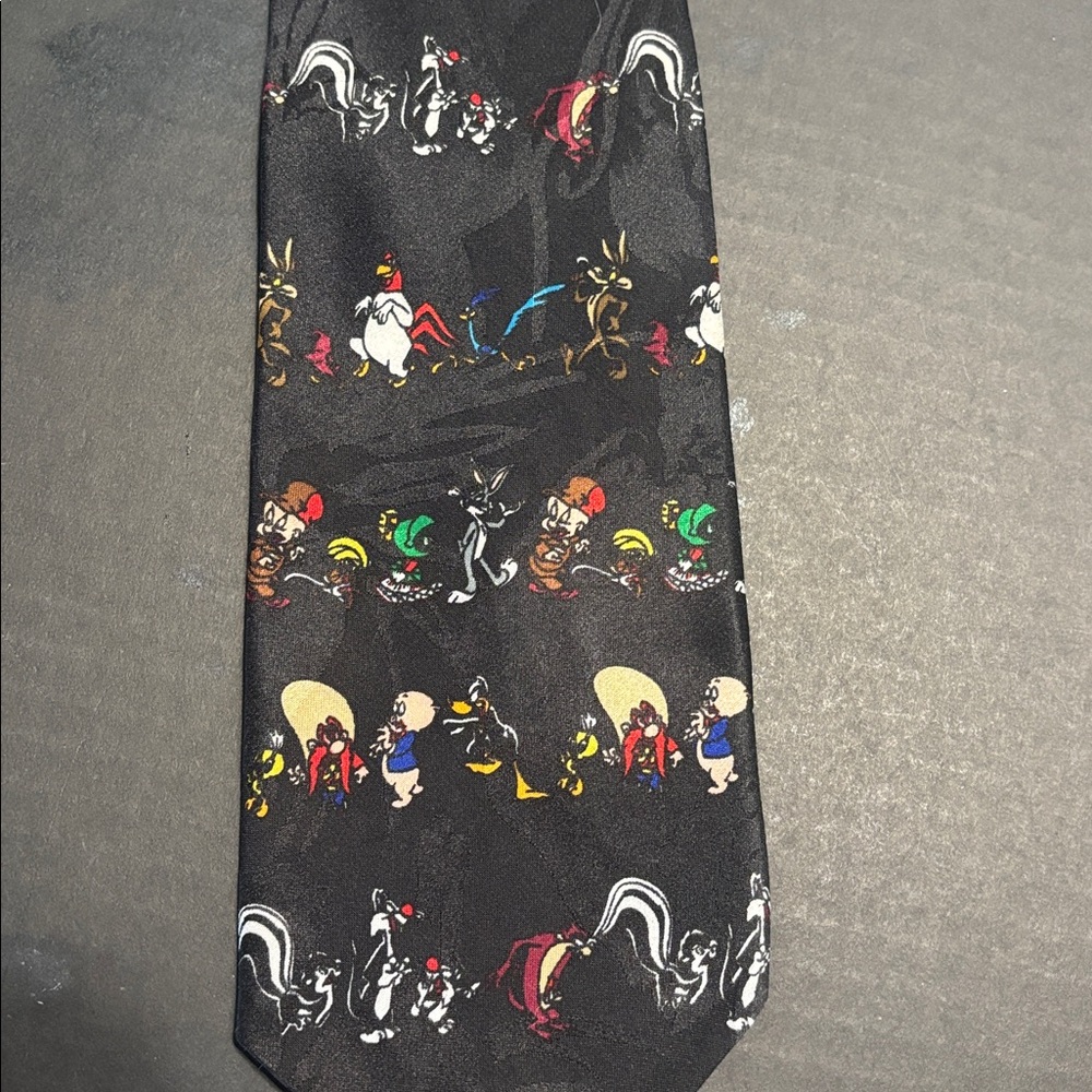 Vintage Looney Tunes Black Tie 90’s in EUC